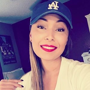 Meet your Posher, Carolina